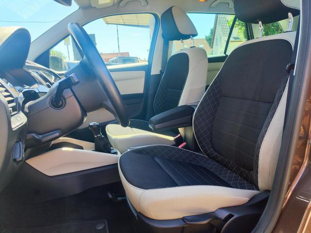 Skoda Fabia Combi 110PS Tempomat Anhängerkupplung abnehmbar Sitzheizung Einparkhilfe vorne und hinten Klimaautomatik Alufelgen mit Ganzjahresreifen KeylesGo Licht- Regensensor 