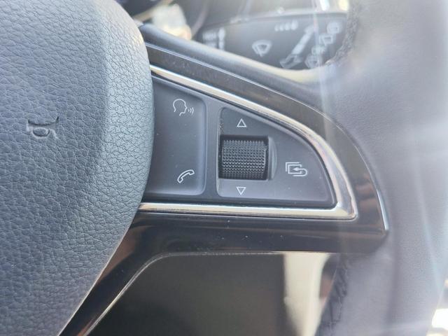 Skoda Fabia Combi 110PS Tempomat Anhängerkupplung abnehmbar Sitzheizung Einparkhilfe vorne und hinten Klimaautomatik Alufelgen mit Ganzjahresreifen KeylesGo Licht- Regensensor 