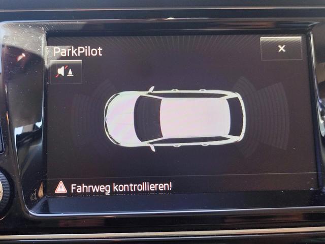 Skoda Fabia Combi 110PS Tempomat Anhängerkupplung abnehmbar Sitzheizung Einparkhilfe vorne und hinten Klimaautomatik Alufelgen mit Ganzjahresreifen KeylesGo Licht- Regensensor 