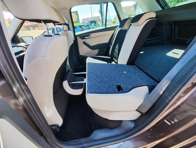 Skoda Fabia Combi 110PS Tempomat Anhängerkupplung abnehmbar Sitzheizung Einparkhilfe vorne und hinten Klimaautomatik Alufelgen mit Ganzjahresreifen KeylesGo Licht- Regensensor 