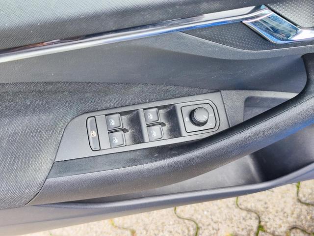 Skoda Kamiq 150PS DSG-Automatik Anhängerkupplung abnehmbar Tempomat Sitzheizung Klimaautomatik-2-Zonen Einparkhilfe hinten Bluetooth Freisprechanlage Android Auto & Apple CarPlay Multifunktions-Lederlenkrad 