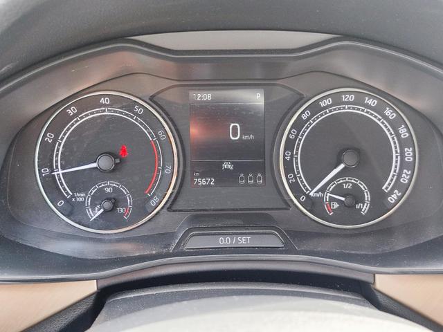 Skoda Kamiq 150PS DSG-Automatik Anhängerkupplung abnehmbar Tempomat Sitzheizung Klimaautomatik-2-Zonen Einparkhilfe hinten Bluetooth Freisprechanlage Android Auto & Apple CarPlay Multifunktions-Lederlenkrad 