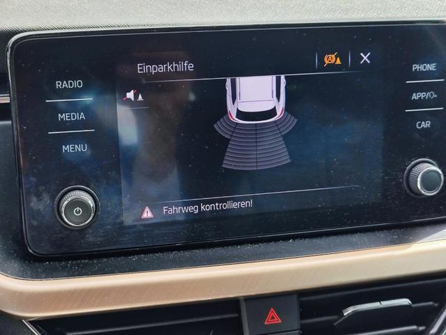 Skoda Kamiq 150PS DSG-Automatik Anhängerkupplung abnehmbar Tempomat Sitzheizung Klimaautomatik-2-Zonen Einparkhilfe hinten Bluetooth Freisprechanlage Android Auto & Apple CarPlay Multifunktions-Lederlenkrad 