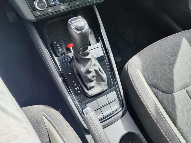 Skoda Kamiq 150PS DSG-Automatik Anhängerkupplung abnehmbar Tempomat Sitzheizung Klimaautomatik-2-Zonen Einparkhilfe hinten Bluetooth Freisprechanlage Android Auto & Apple CarPlay Multifunktions-Lederlenkrad 