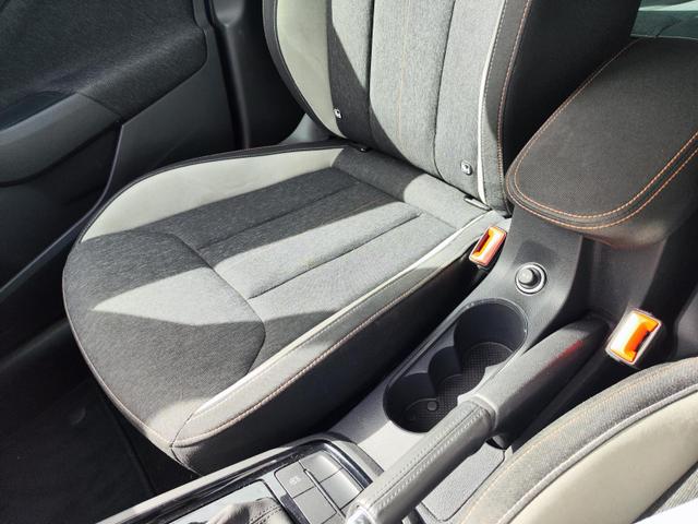 Skoda Kamiq 150PS DSG-Automatik Anhängerkupplung abnehmbar Tempomat Sitzheizung Klimaautomatik-2-Zonen Einparkhilfe hinten Bluetooth Freisprechanlage Android Auto & Apple CarPlay Multifunktions-Lederlenkrad 