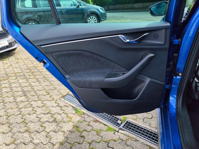 Skoda Kamiq 150PS DSG-Automatik Anhängerkupplung abnehmbar Tempomat Sitzheizung Klimaautomatik-2-Zonen Einparkhilfe hinten Bluetooth Freisprechanlage Android Auto & Apple CarPlay Multifunktions-Lederlenkrad 