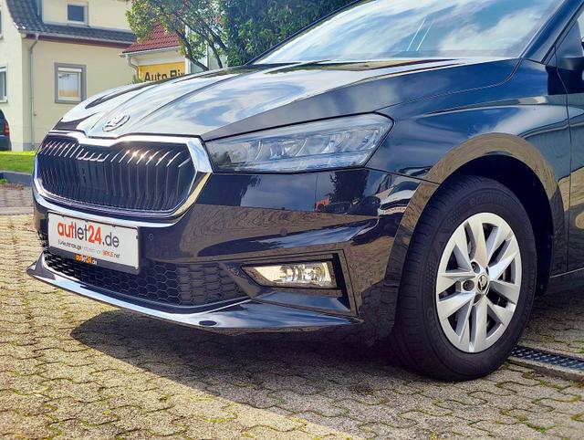 Skoda Fabia Style 95PS Schalter mit Tempomat Einparkhilfe vorne + hinten Rückfahrkamera Sitzheizung Multifunktions-Lederlenkrad DAB Radio SmartLink Apple CarPlay Android Bluetooth Freisprecheinrichtung 