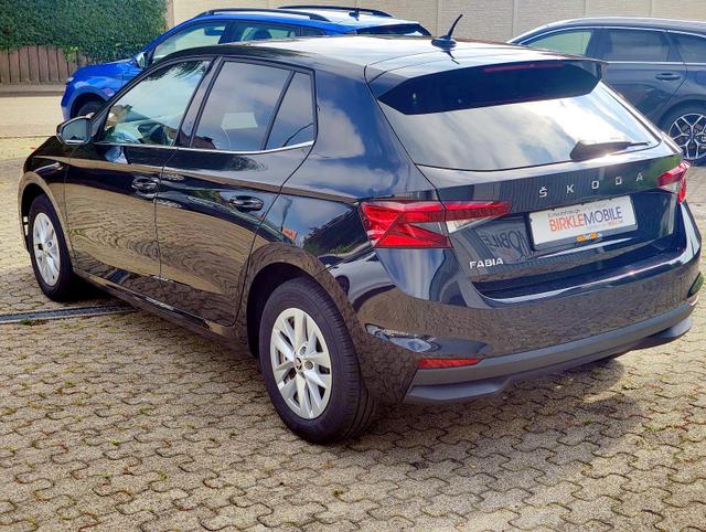 Skoda Fabia Style 95PS Schalter mit Tempomat Einparkhilfe vorne + hinten Rückfahrkamera Sitzheizung Multifunktions-Lederlenkrad DAB Radio SmartLink Apple CarPlay Android Bluetooth Freisprecheinrichtung 