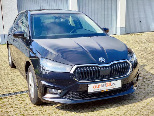 Skoda Fabia Style 95PS Schalter mit Tempomat Einparkhilfe vorne + hinten Rückfahrkamera Sitzheizung Multifunktions-Lederlenkrad DAB Radio SmartLink Apple CarPlay Android Bluetooth Freisprecheinrichtung 