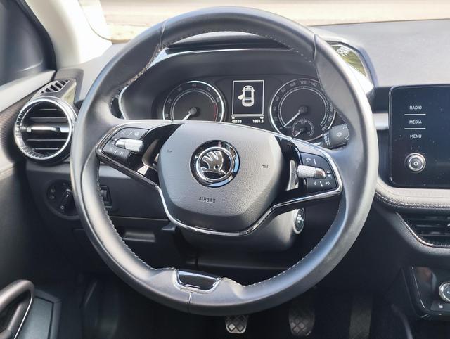Skoda Fabia Style 95PS Schalter mit Tempomat Einparkhilfe vorne + hinten Rückfahrkamera Sitzheizung Multifunktions-Lederlenkrad DAB Radio SmartLink Apple CarPlay Android Bluetooth Freisprecheinrichtung 