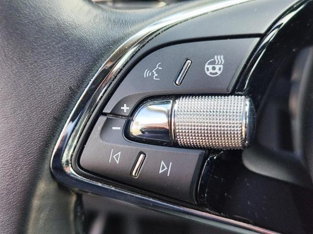 Skoda Fabia Style 95PS Schalter mit Tempomat Einparkhilfe vorne + hinten Rückfahrkamera Sitzheizung Multifunktions-Lederlenkrad DAB Radio SmartLink Apple CarPlay Android Bluetooth Freisprecheinrichtung 