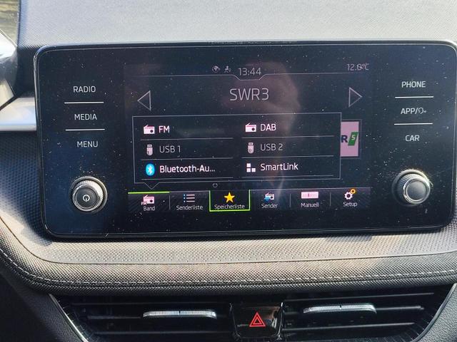 Skoda Fabia Style 95PS Schalter mit Tempomat Einparkhilfe vorne + hinten Rückfahrkamera Sitzheizung Multifunktions-Lederlenkrad DAB Radio SmartLink Apple CarPlay Android Bluetooth Freisprecheinrichtung 