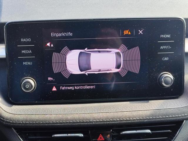 Skoda Fabia Style 95PS Schalter mit Tempomat Einparkhilfe vorne + hinten Rückfahrkamera Sitzheizung Multifunktions-Lederlenkrad DAB Radio SmartLink Apple CarPlay Android Bluetooth Freisprecheinrichtung 