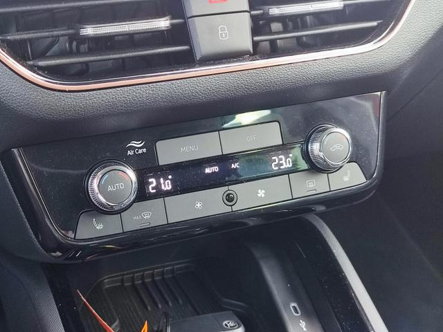 Skoda Kamiq Top Selection TopSelection 150PS DSG Automatik Sitz- und Lenkradheizung Tempomat Einparkhilfe vorne+hinten Rückfahrkamera beheizte Frontscheibe Digitales Tacho 2-Zonen Klimaautomatik LED Scheinwerfer 17 Zoll Leichtmetallfelgen 