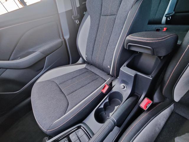 Skoda Kamiq Top Selection TopSelection 150PS DSG Automatik Sitz- und Lenkradheizung Tempomat Einparkhilfe vorne+hinten Rückfahrkamera beheizte Frontscheibe Digitales Tacho 2-Zonen Klimaautomatik LED Scheinwerfer 17 Zoll Leichtmetallfelgen 