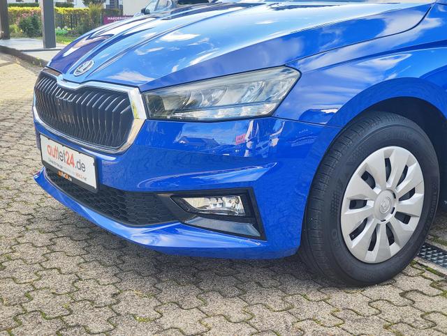 Skoda Fabia Ambition 1.0TSI 95PS mit Tempomat Einparkhilfe hinten Sitzheizung Klimaautomatik DAB Radio Bluetooth Smart Link LED-Scheinwerfer Multifunktions-Lederlenkrad 