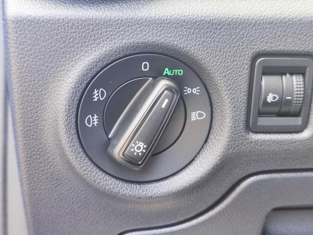 Skoda Fabia Ambition 1.0TSI 95PS mit Tempomat Einparkhilfe hinten Sitzheizung Klimaautomatik DAB Radio Bluetooth Smart Link LED-Scheinwerfer Multifunktions-Lederlenkrad 