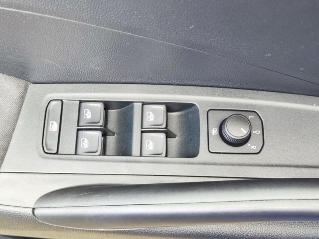 Skoda Fabia Ambition 1.0TSI 95PS mit Tempomat Einparkhilfe hinten Sitzheizung Klimaautomatik DAB Radio Bluetooth Smart Link LED-Scheinwerfer Multifunktions-Lederlenkrad 