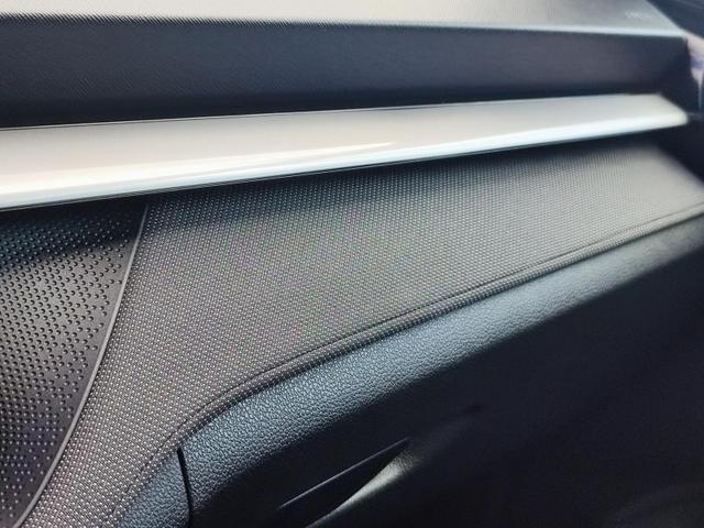 Skoda Fabia Ambition 1.0TSI 95PS mit Tempomat Einparkhilfe hinten Sitzheizung Klimaautomatik DAB Radio Bluetooth Smart Link LED-Scheinwerfer Multifunktions-Lederlenkrad 