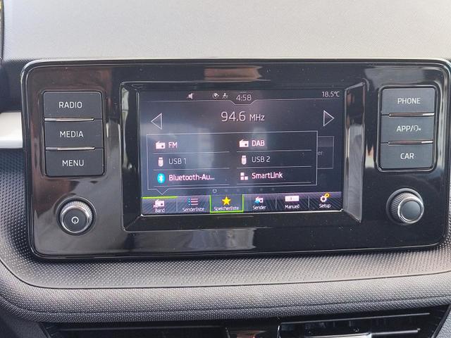 Skoda Fabia Ambition 1.0TSI 95PS mit Tempomat Einparkhilfe hinten Sitzheizung Klimaautomatik DAB Radio Bluetooth Smart Link LED-Scheinwerfer Multifunktions-Lederlenkrad 