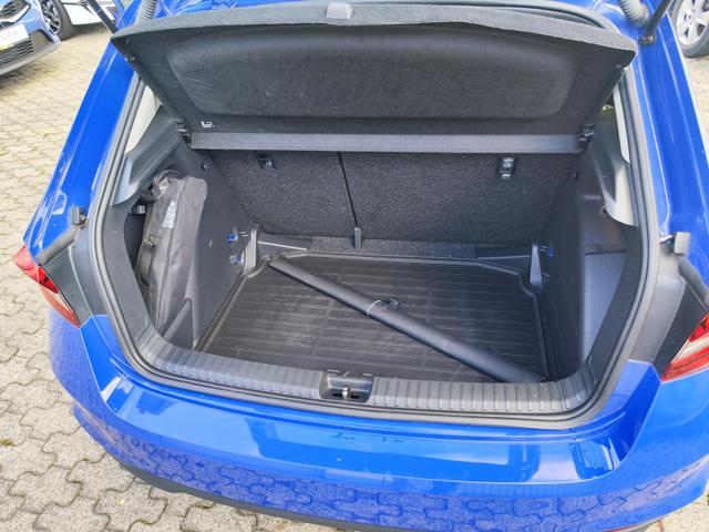 Skoda Fabia Ambition 1.0TSI 95PS mit Tempomat Einparkhilfe hinten Sitzheizung Klimaautomatik DAB Radio Bluetooth Smart Link LED-Scheinwerfer Multifunktions-Lederlenkrad 