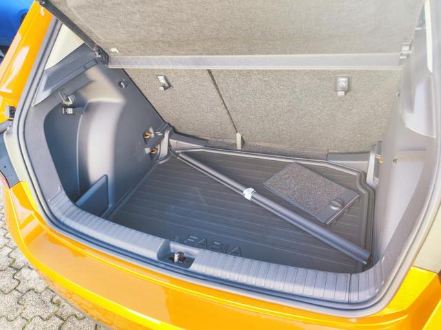 Skoda Fabia 130 Jahre 80PS Skoda-Garantie 5Jahre bis 100.000Km LED Scheinwerfer Tempomat Eiparkhife hinten Rückfahrkamera Sitzheizung Wireless Smartlink DAB Radio Bluetooth 