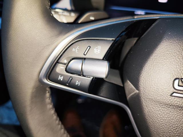 Skoda Kamiq Sondermodell 130 Jahre PREMIUM" 1.5 TSI 150PS DSG/AUTOMATIK, AHK schwenkbar 17" Alu, Elektr. Heckklappe, Kessy, Alarm, SunSet, Toter-Winkel, Virtual Cockpit 10", Parksensoren vorn/hinten, R&uuml;ckfahrkamera, Sitzheizung, Tempomat, Climatronic, Radio 8" + Wir 