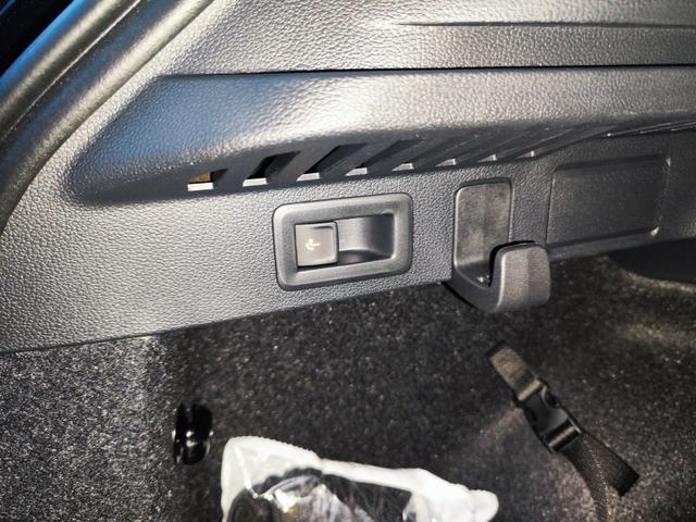 Skoda Kamiq Sondermodell 130 Jahre PREMIUM" 1.5 TSI 150PS DSG/AUTOMATIK, AHK schwenkbar 17" Alu, Elektr. Heckklappe, Kessy, Alarm, SunSet, Toter-Winkel, Virtual Cockpit 10", Parksensoren vorn/hinten, R&uuml;ckfahrkamera, Sitzheizung, Tempomat, Climatronic, Radio 8" + Wir 