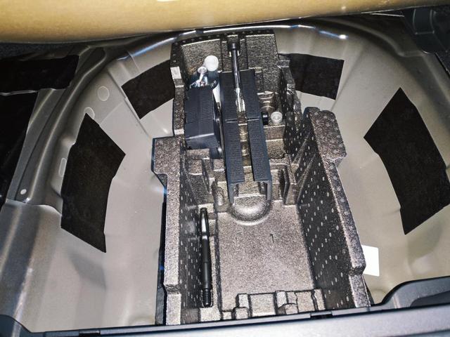 Skoda Kamiq Sondermodell 130 Jahre PREMIUM" 1.5 TSI 150PS DSG/AUTOMATIK, AHK schwenkbar 17" Alu, Elektr. Heckklappe, Kessy, Alarm, SunSet, Toter-Winkel, Virtual Cockpit 10", Parksensoren vorn/hinten, R&uuml;ckfahrkamera, Sitzheizung, Tempomat, Climatronic, Radio 8" + Wir 