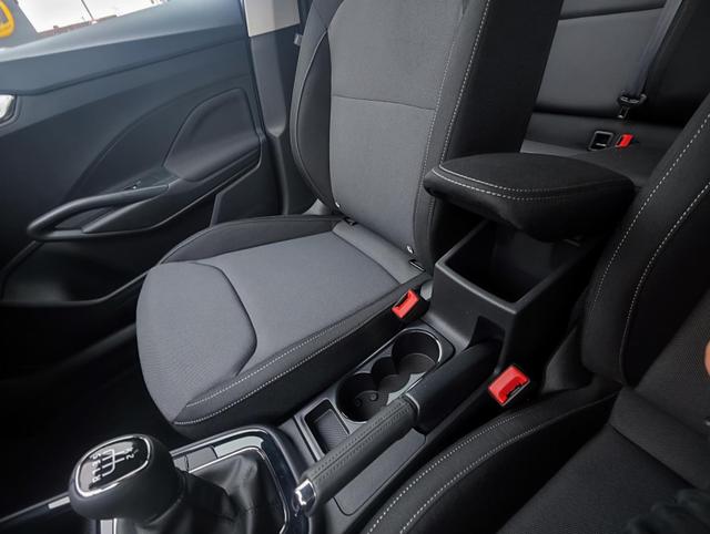 Skoda Fabia Selection 95PS Tempomat Garantie 5 Jahre Einparkhilfe hinten Sitzheizung Klimaautomatik Smartlink Android Auto Apple CarPlay Multifunktionslenkrad Bluetooth 