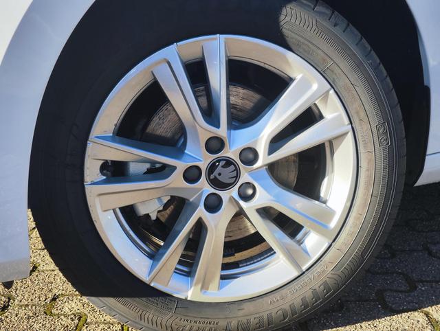 Skoda Fabia Sondermodell 130 Jahre PREMIUM 85KW/116PS DSG-Automatik Bi-LED Scheinwerfer ACC Abstandstempomat Spurhalte-Assistent Einparkhilfe v+h R&uuml;ckfahrkamera Totwinkel-Assistent Alufelgen 16" Sitzheizung Garantie 5 Ladeboden virtuelles Tacho 10" Fernlicht-Assist 