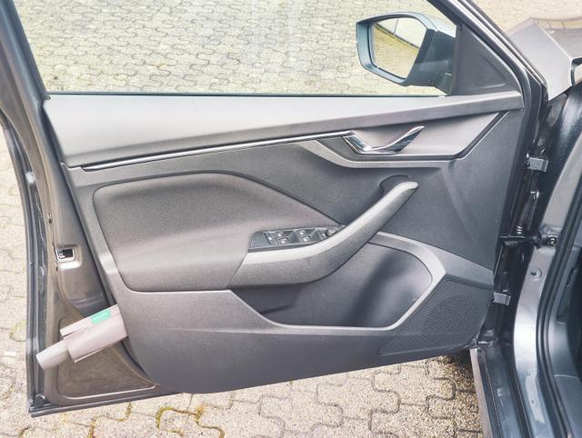 Skoda Kamiq Selection 115 PS Schaltgetriebe mit AHK schwenkbar R&uuml;ckfahrkamera PDC vorne+hinten Tempomat Sitzheizung DAB Radio Kessy 