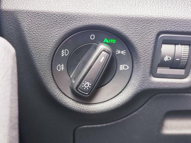 Skoda Kamiq Selection 115 PS Schaltgetriebe mit AHK schwenkbar R&uuml;ckfahrkamera PDC vorne+hinten Tempomat Sitzheizung DAB Radio Kessy 