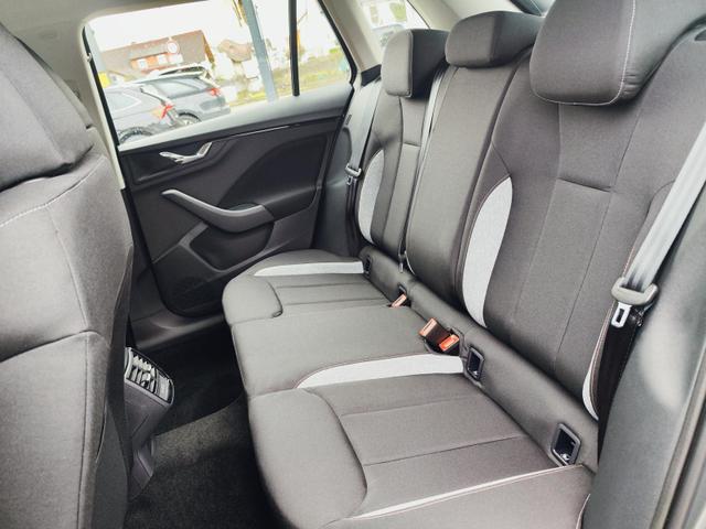 Skoda Kamiq Selection 115 PS Schaltgetriebe mit AHK schwenkbar R&uuml;ckfahrkamera PDC vorne+hinten Tempomat Sitzheizung DAB Radio Kessy 