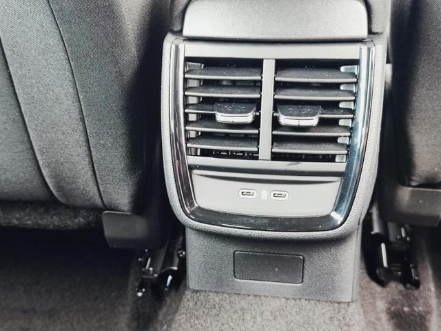 Skoda Kamiq Selection 115 PS Schaltgetriebe mit AHK schwenkbar R&uuml;ckfahrkamera PDC vorne+hinten Tempomat Sitzheizung DAB Radio Kessy 