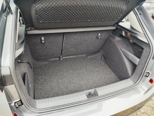 Skoda Kamiq Selection 115 PS Schaltgetriebe mit AHK schwenkbar R&uuml;ckfahrkamera PDC vorne+hinten Tempomat Sitzheizung DAB Radio Kessy 