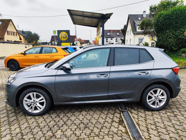 Skoda Fabia Top Selection 115PS DSG Automatik ACC Abstandstempomat Sitz und Lenkradheizung Spurwechselassistent&nbsp; Adaptive Spurf&uuml;hrung Klimaautomatik Einparkhilfe vorne +hinten + R&uuml;ckfahrkamera Gro&szlig;es digitales Tacho 10" KESSY (KeylesGo) LED Scheinwerfer 