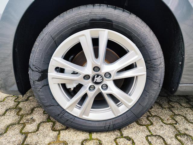 Skoda Fabia Top Selection L 115PS DSG Automatik ACC Abstandstempomat Sitz und Lenkradheizung Spurwechselassistent&nbsp; Adaptive Spurf&uuml;hrung Klimaautomatik Einparkhilfe vorne +hinten + R&uuml;ckfahrkamera Gro&szlig;es digitales Tacho 10" KESSY (KeylesGo) LED Scheinwerfer 