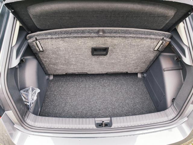 Skoda Fabia Top Selection L 115PS DSG Automatik ACC Abstandstempomat Sitz und Lenkradheizung Spurwechselassistent&nbsp; Adaptive Spurf&uuml;hrung Klimaautomatik Einparkhilfe vorne +hinten + R&uuml;ckfahrkamera Gro&szlig;es digitales Tacho 10" KESSY (KeylesGo) LED Scheinwerfer 