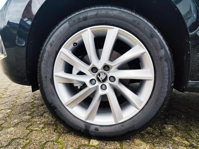 Skoda Kamiq Sondermodell 130 Jahre PREMIUM" 1.5 TSI 150PS DSG/AUTOMATIK, AHK schwenkbar 17" Alu, Elektr. Heckklappe, Kessy, Alarm, SunSet, Toter-Winkel, Virtual Cockpit 10", Parksensoren vorn/hinten, R&uuml;ckfahrkamera, Sitzheizung, Tempomat, Climatronic, Radio 8" + Wir 