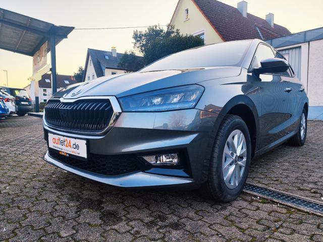 Skoda Fabia 130 Jahre 1.0 TSI 95PS mit Garantie 5 bis 100.000Km Sunset Tempomat Klimaautomatik Sitzheizung SmartLink AndroidAuto Apple CarPlay Digitales Tacho 8" Einparkhilfe hinten R&uuml;ckfahrkamera Leichtmetallfelgen 15" DAB Radio 