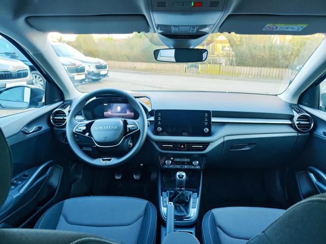 Skoda Fabia 130 Jahre 1.0 TSI 95PS mit Garantie 5 bis 100.000Km Sunset Tempomat Klimaautomatik Sitzheizung SmartLink AndroidAuto Apple CarPlay Digitales Tacho 8" Einparkhilfe hinten R&uuml;ckfahrkamera Leichtmetallfelgen 15" DAB Radio 