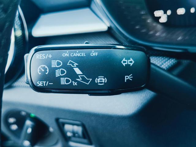 Skoda Fabia 130 Jahre 1.0 TSI 95PS mit Garantie 5 bis 100.000Km Sunset Tempomat Klimaautomatik Sitzheizung SmartLink AndroidAuto Apple CarPlay Digitales Tacho 8" Einparkhilfe hinten R&uuml;ckfahrkamera Leichtmetallfelgen 15" DAB Radio 