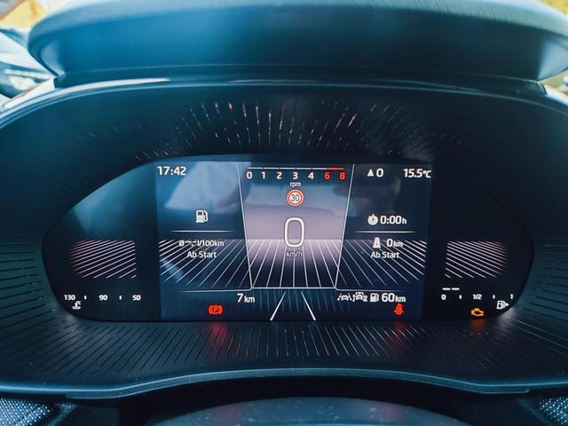 Skoda Fabia 130 Jahre 1.0 TSI 95PS mit Garantie 5 bis 100.000Km Sunset Tempomat Klimaautomatik Sitzheizung SmartLink AndroidAuto Apple CarPlay Digitales Tacho 8" Einparkhilfe hinten R&uuml;ckfahrkamera Leichtmetallfelgen 15" DAB Radio 