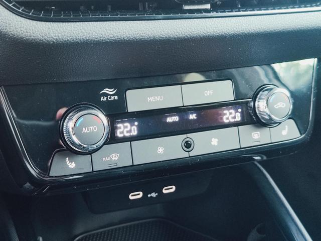 Skoda Fabia 130 Jahre 1.0 TSI 95PS mit Garantie 5 bis 100.000Km Sunset Tempomat Klimaautomatik Sitzheizung SmartLink AndroidAuto Apple CarPlay Digitales Tacho 8" Einparkhilfe hinten R&uuml;ckfahrkamera Leichtmetallfelgen 15" DAB Radio 