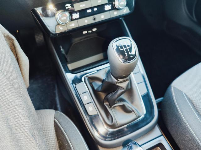 Skoda Fabia 130 Jahre 1.0 TSI 95PS mit Garantie 5 bis 100.000Km Sunset Tempomat Klimaautomatik Sitzheizung SmartLink AndroidAuto Apple CarPlay Digitales Tacho 8" Einparkhilfe hinten R&uuml;ckfahrkamera Leichtmetallfelgen 15" DAB Radio 