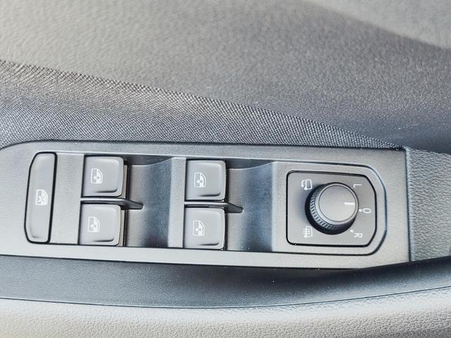 Skoda Kamiq Top Selection L 115PS DSG Automatik mit elektrischer Heckklappe Tempomat LED Scheinwerfer Sitzheizung Lenkradheizung Einparkhilfe vorne+hinten R&uuml;ckfahrkamera DAB Radio Kessy Licht und Regensensor 