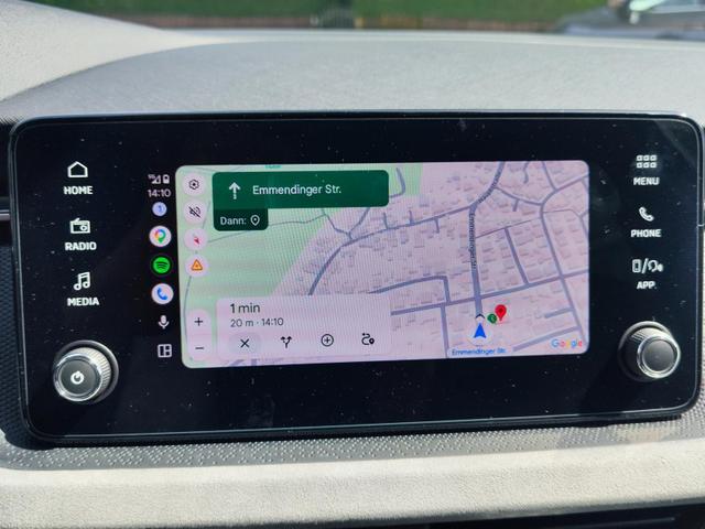 Skoda Kamiq Top Selection L 115PS DSG Automatik mit elektrischer Heckklappe Tempomat LED Scheinwerfer Sitzheizung Lenkradheizung Einparkhilfe vorne+hinten R&uuml;ckfahrkamera DAB Radio Kessy Licht und Regensensor 