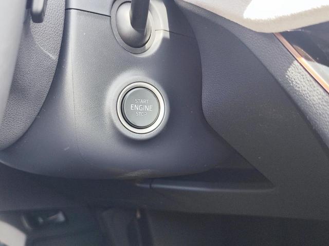 Skoda Kamiq Top Selection L 115PS DSG Automatik mit elektrischer Heckklappe Tempomat LED Scheinwerfer Sitzheizung Lenkradheizung Einparkhilfe vorne+hinten R&uuml;ckfahrkamera DAB Radio Kessy Licht und Regensensor 