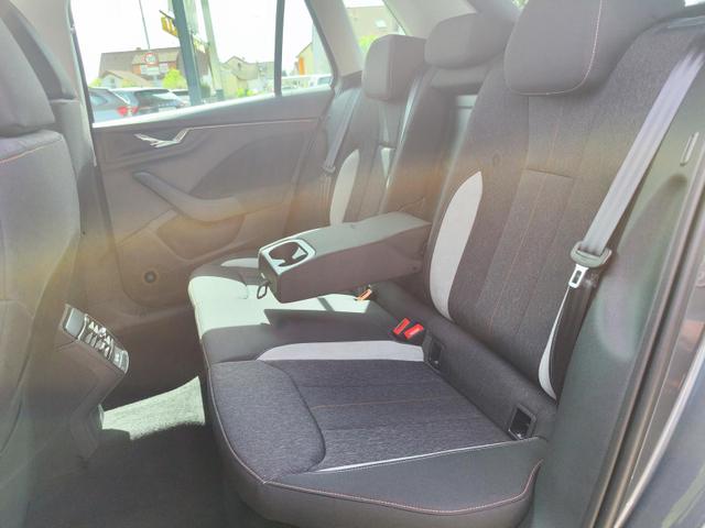 Skoda Kamiq Top Selection L 115PS DSG Automatik mit elektrischer Heckklappe Tempomat LED Scheinwerfer Sitzheizung Lenkradheizung Einparkhilfe vorne+hinten R&uuml;ckfahrkamera DAB Radio Kessy Licht und Regensensor 